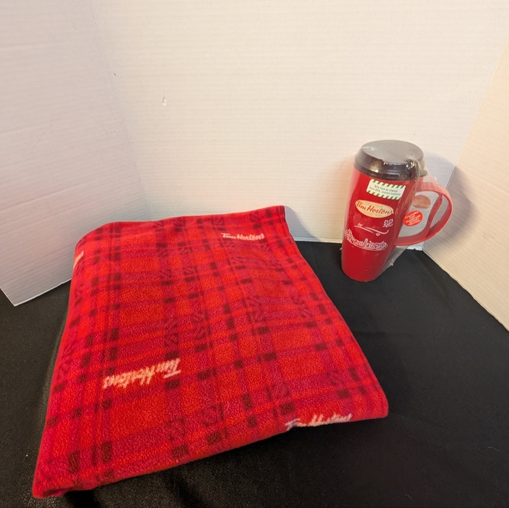 New Tim Hortons Thermo-Serve Red Coffee  Insulated Travel Series Mug & Blanket